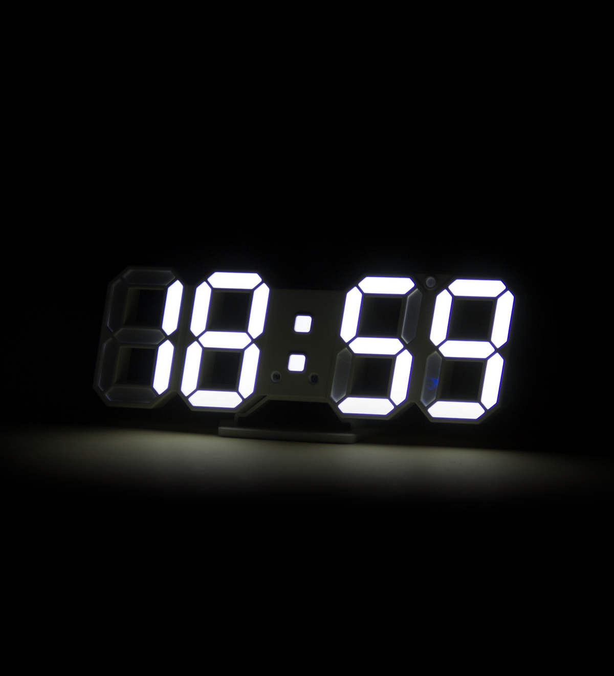 Akıllı LED Dijital Masa Saati – Çift Alarmlı, Sıcaklık Göstergesi, Gece Işıklı Modern Masaüstü Saat