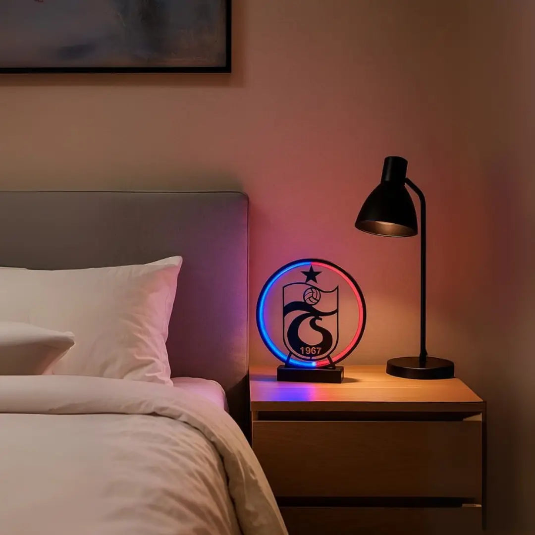 Bordo Mavi Trabzon LED Masa Lambası – T S Figürlü Özel Tasarım