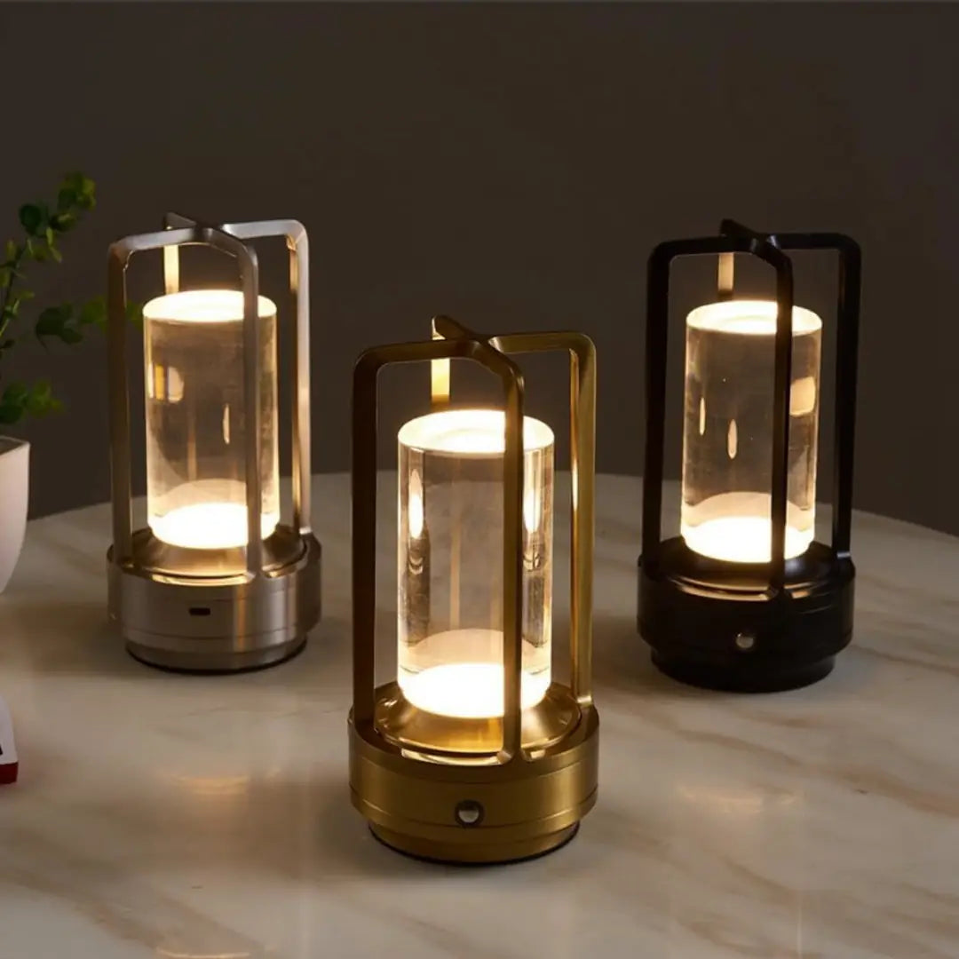 Vegas Gold Masa Lambası – Dokunmatik, USB Şarjlı, 3 Kademeli Işık, Modern Tasarım