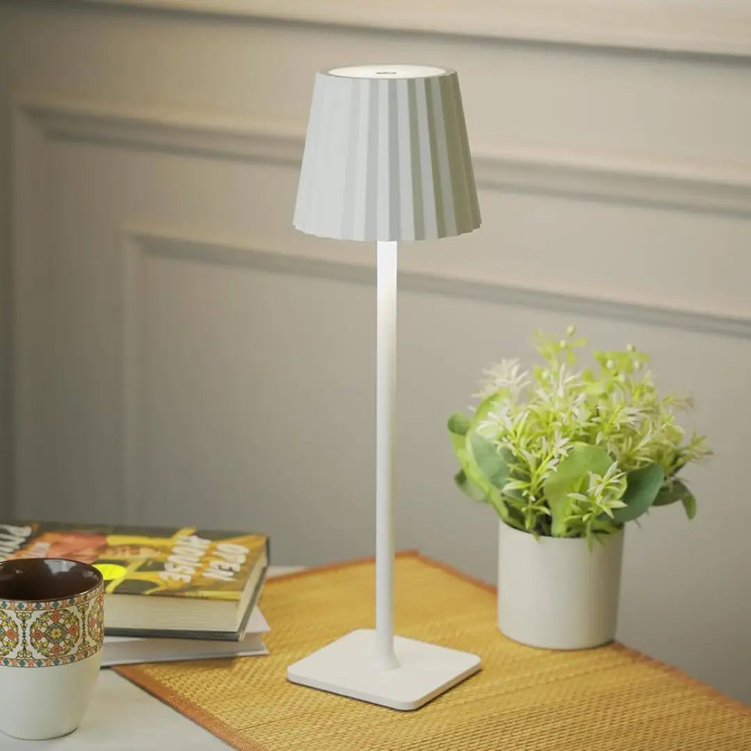 Merida Şarjlı LED Masa Lambası | 3 Işık Modu, Dokunmatik, Dimlenebilir ve Taşınabilir