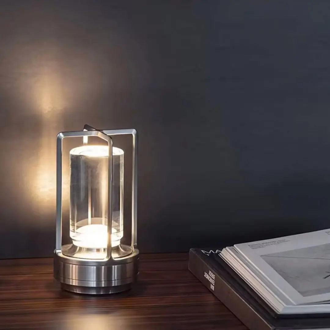 Vegas Silver LED Masa Lambası – Dokunmatik, USB Şarjlı, 3 Kademeli Işık, Modern Tasarım